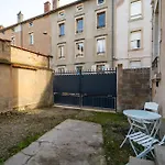 Apartment L'agreable De Pierre - 900 M De La Gare *