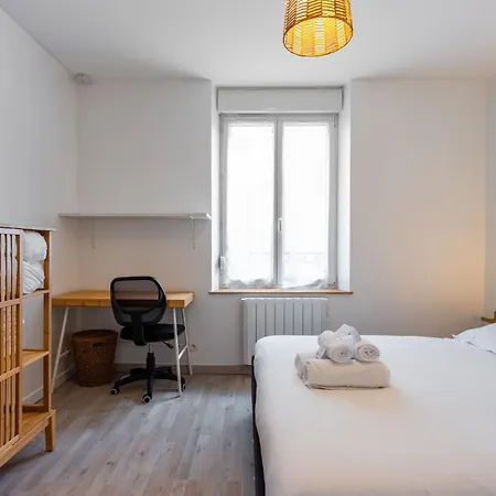 L'agréable De Pierre - 900 M De La Gare Appartement *