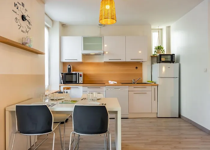 L'agréable De Pierre - 900 M De La Gare Appartement