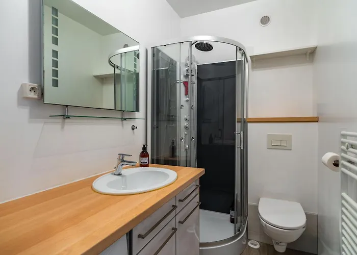 Appartement L'agréable De Pierre - 900 M De La Gare