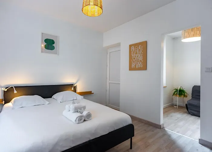 Apartment L'agreable De Pierre - 900 M De La Gare