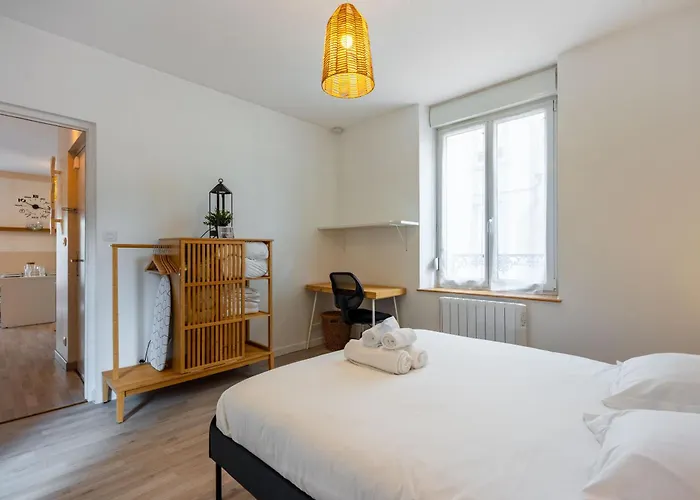 L'agréable De Pierre - 900 M De La Gare